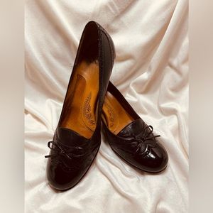 Vintage style Sofft black leather shoe. Size 10M.